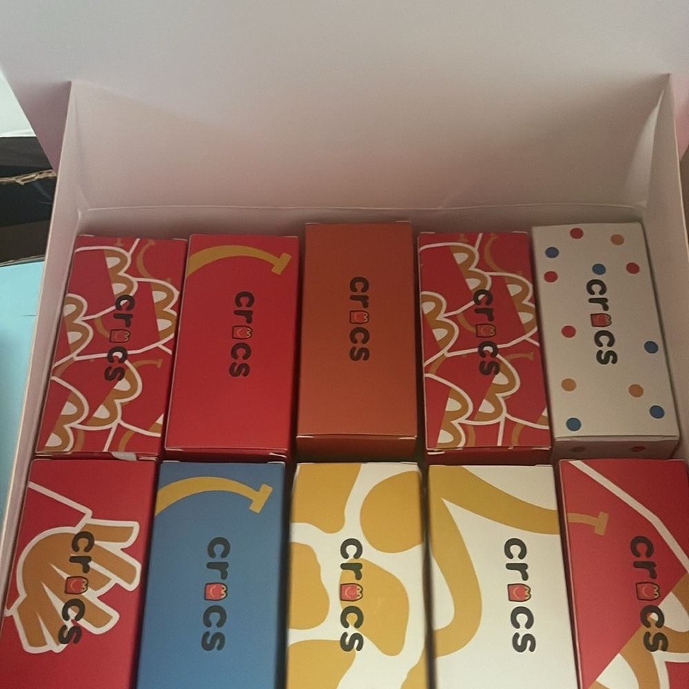 McDonald's Colorful Shoe Keychains Set - Picture 5 of 5